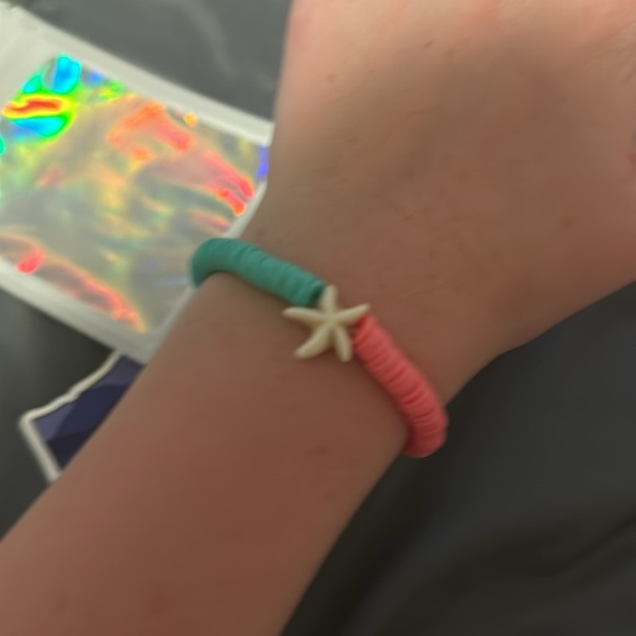 A petty kids bracelet! - Picture 3 of 3